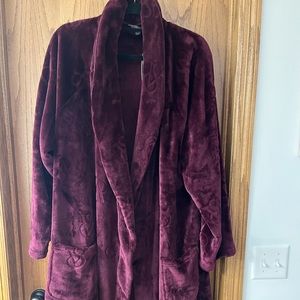 NWT Victoria’s Secret Plush Robe
